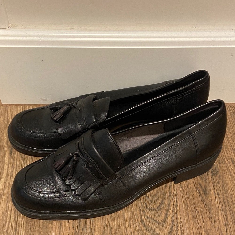 🧡 Women’s Laura Scott loafers